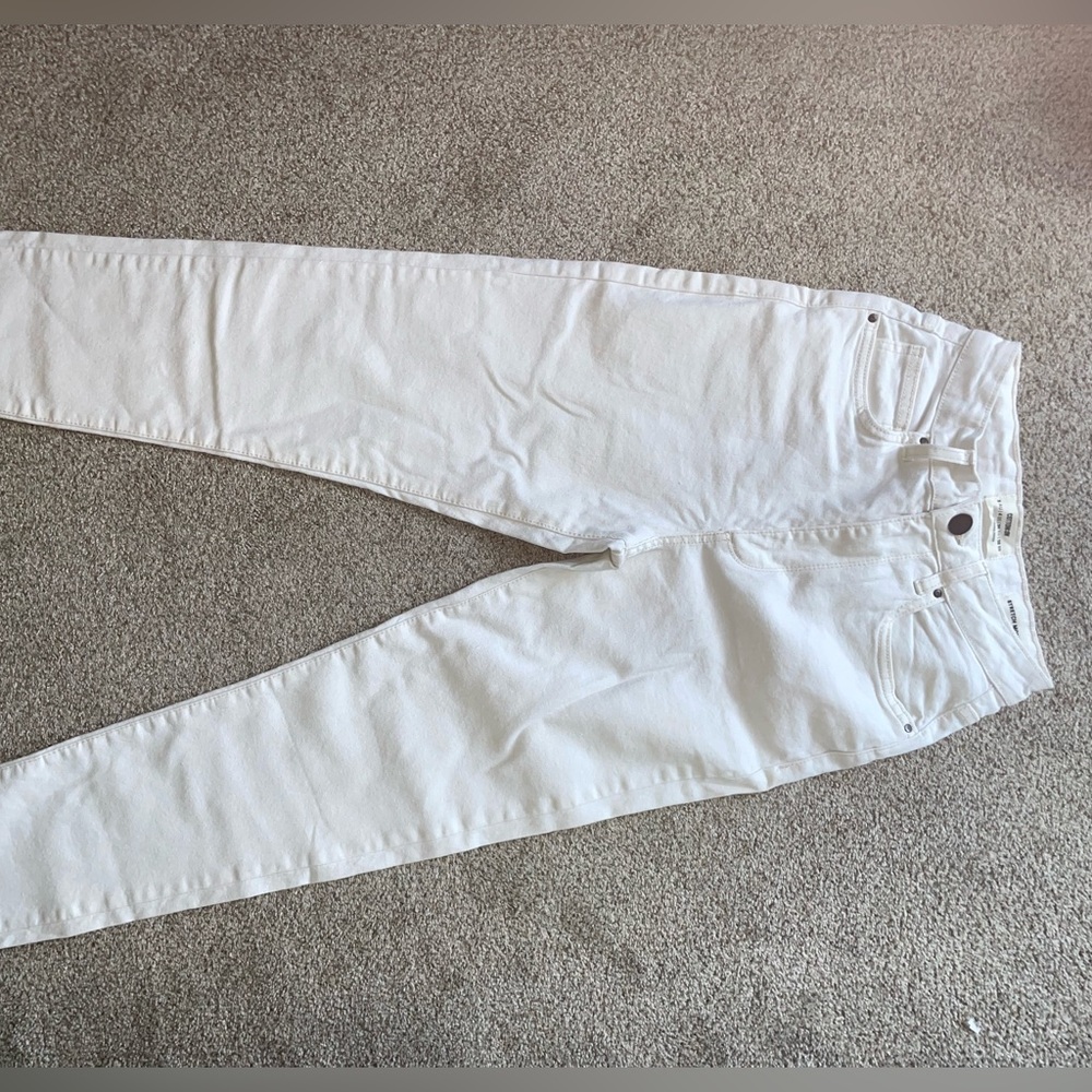 white mom jeans
